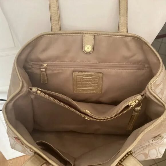 Coach "Signature" Purse - Picture 4 of 10